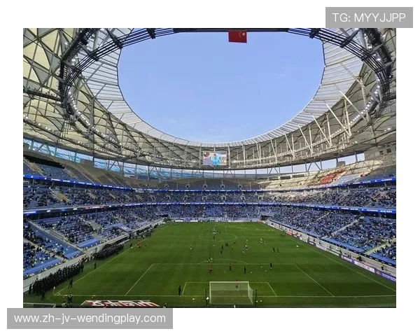 足球比赛中的球场适应与策略调整